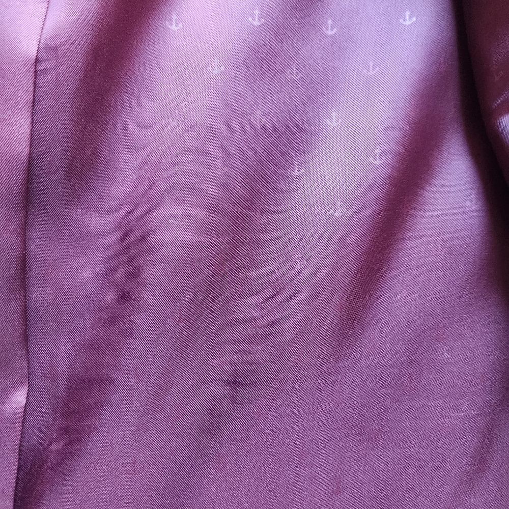 Suit - Picture 4 of 8